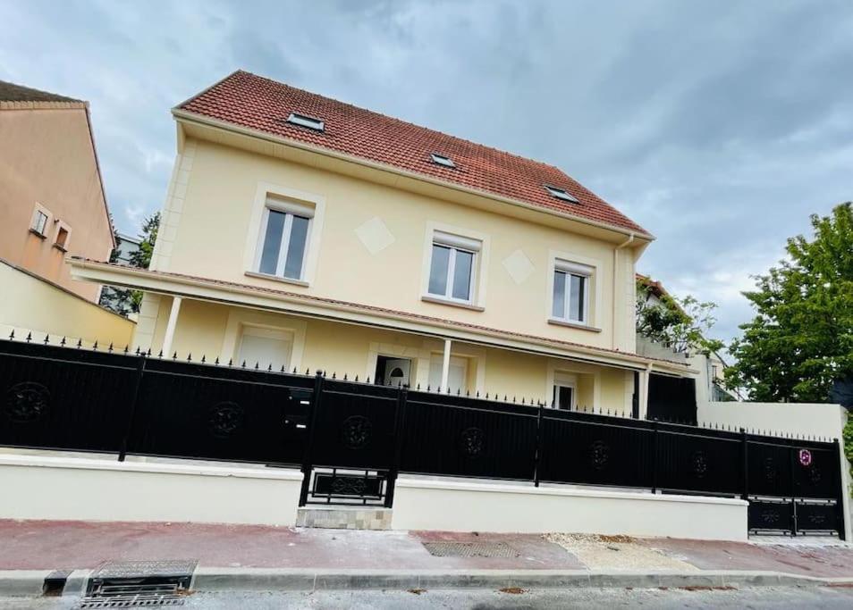 Best Holliday Home For Family Newly Renovated Garges-lès-Gonesse Dış mekan fotoğraf
